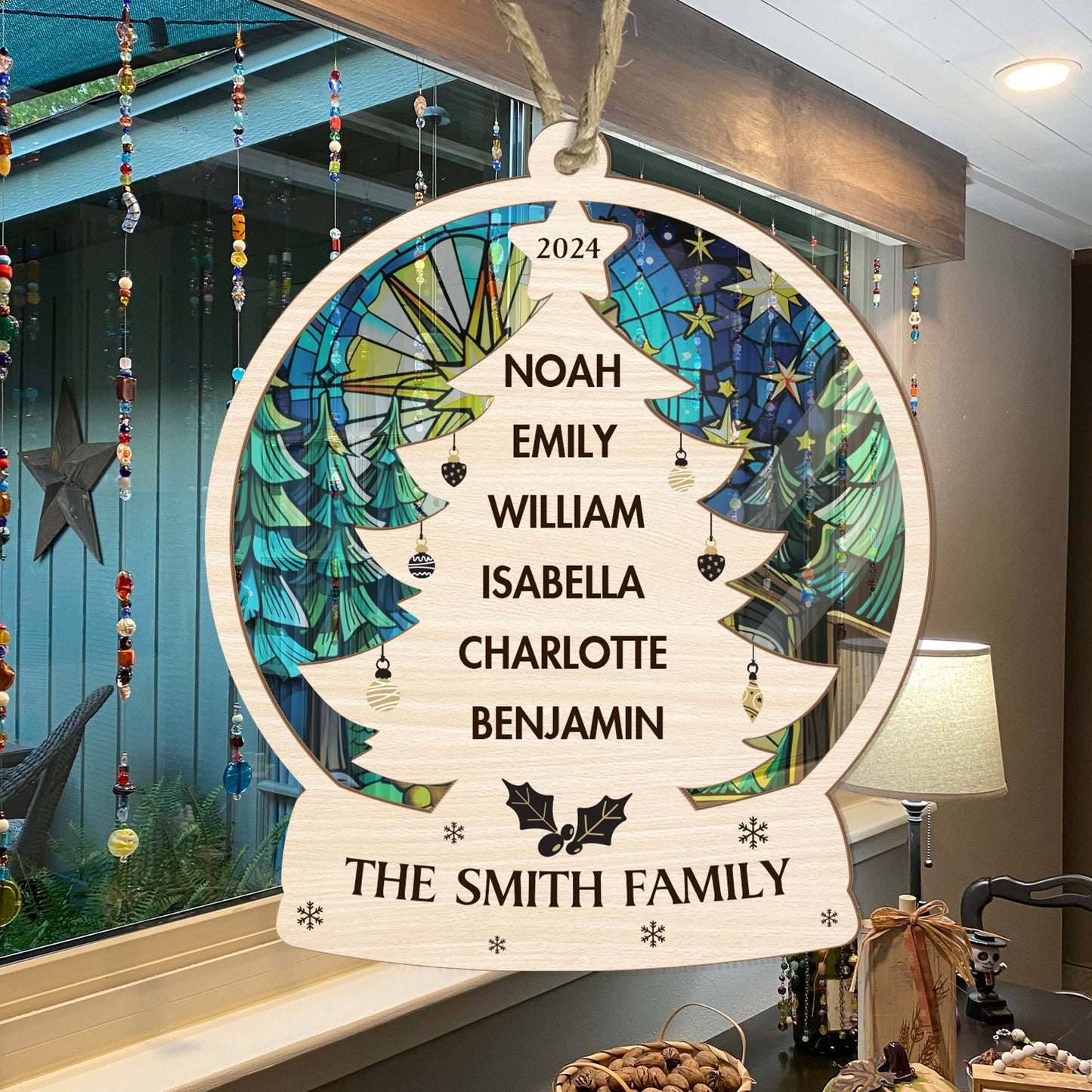 Christmas Family Tree - Personalized Suncatcher Ornament DSSUNOLHN1021L