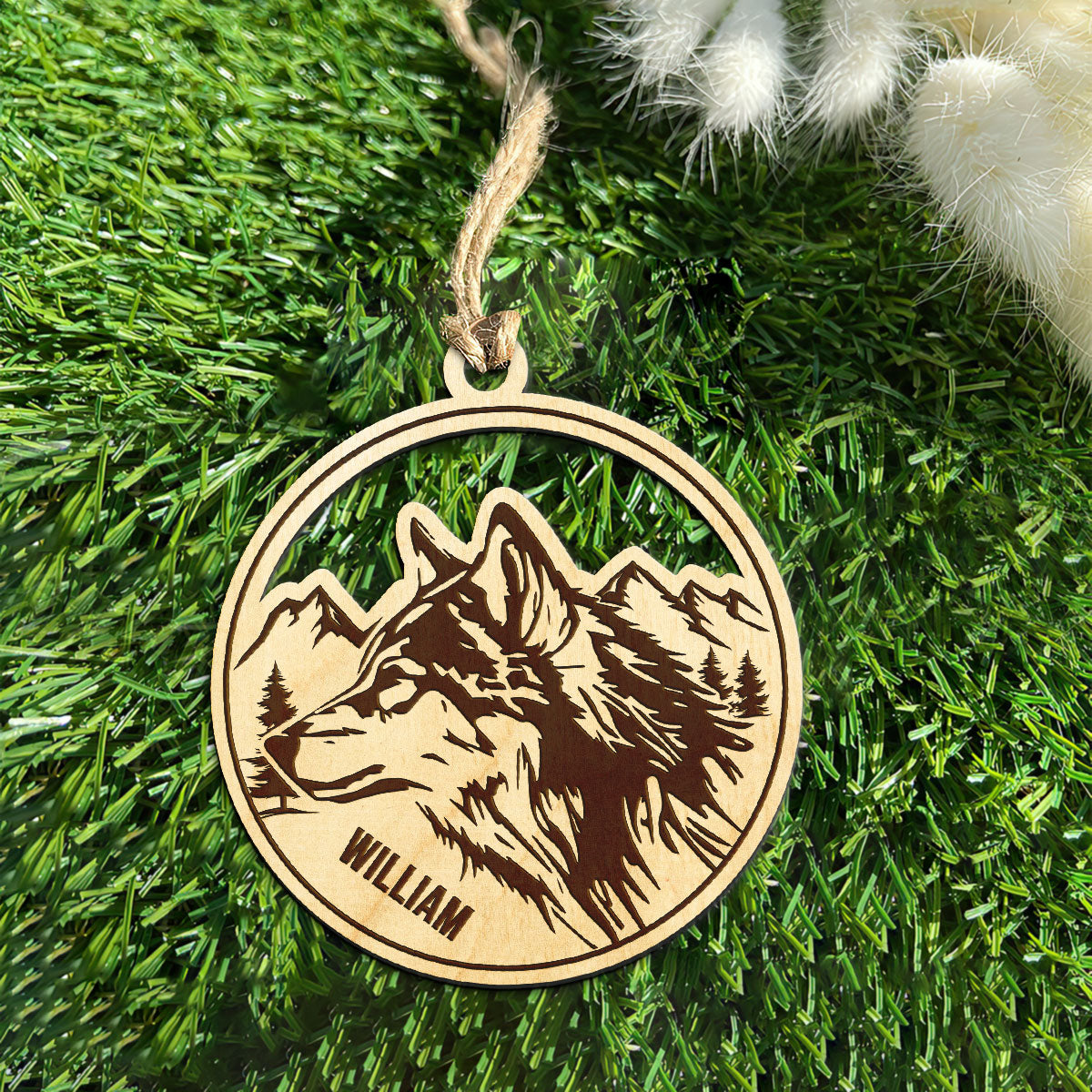 Wolf Personalized Wood Ornament DS-12
