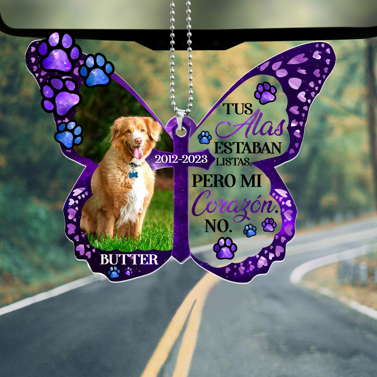 Dios Te Tiene En Sus Brazos Yo Te Tengo En Mi Corazón - Personalized Custom Car Ornament DSUPCHODN2002M