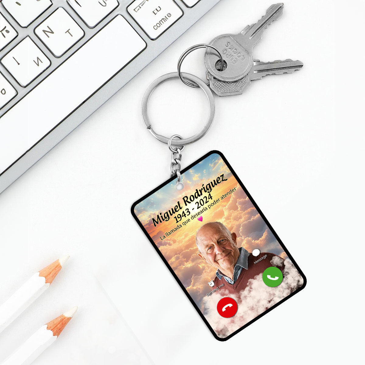 La Llamada Que Desearía Poder Atender - Personalized Acrylic Keychain DSAKHLN1983TA