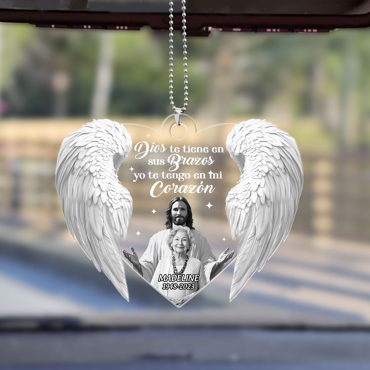 Dios Te Tiene En Sus Brazos Yo Te Tengo En Mi Corazón - Personalized Custom Car Ornament DSUPCHODN2012D