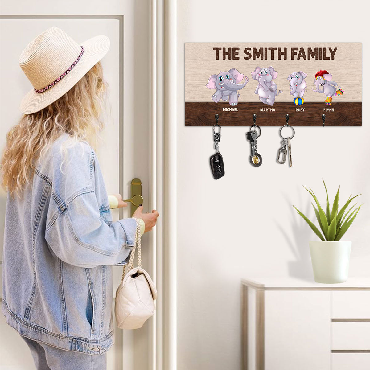 The Elephant Family - Personalized Key Holder DSUWKHCSDN1961L